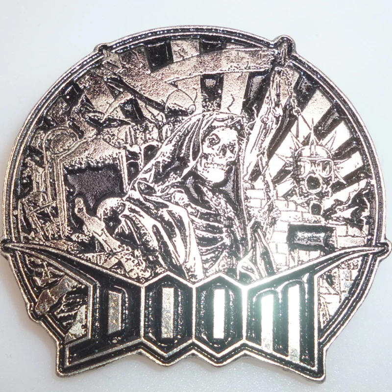 Doom | Pin Badge Death Between Weapons - Image 3