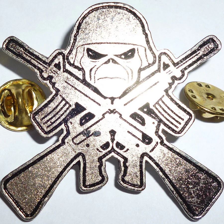 Iron Maiden | Pin Badge Crossed Guns - Image 2