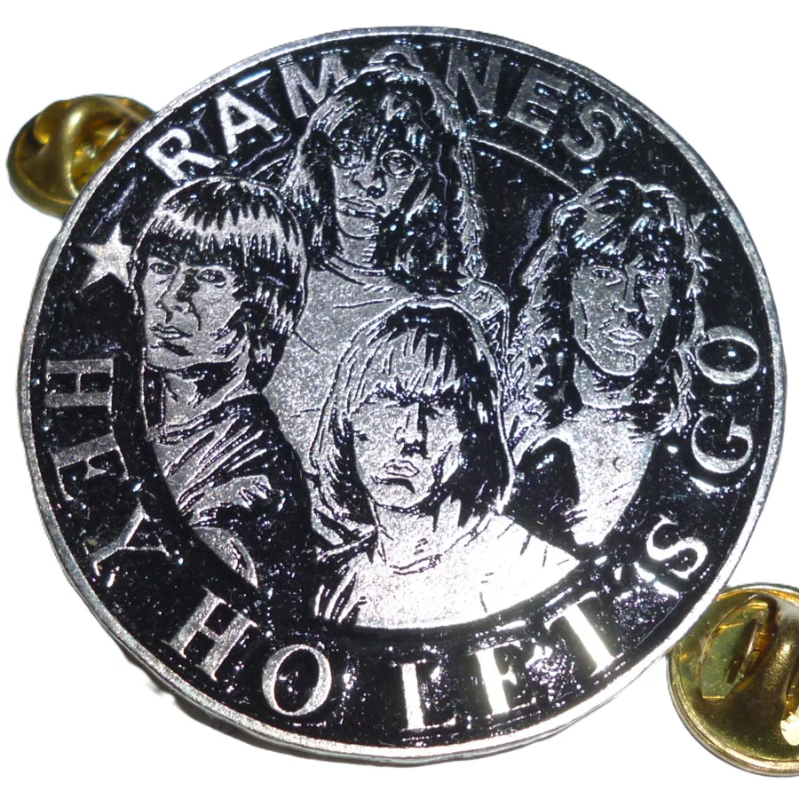 Ramones | Pin Badge Hey Ho Let's Go - Image 2