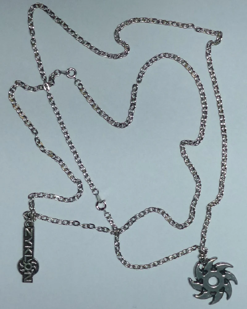 Zyklon | 2 Pendants Logo & Razor - Image 2